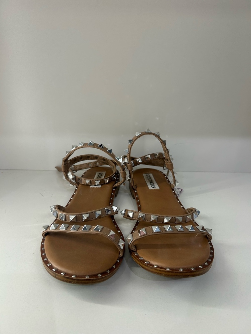 Steve Madden Rockstud Flat Sandals Sz 9